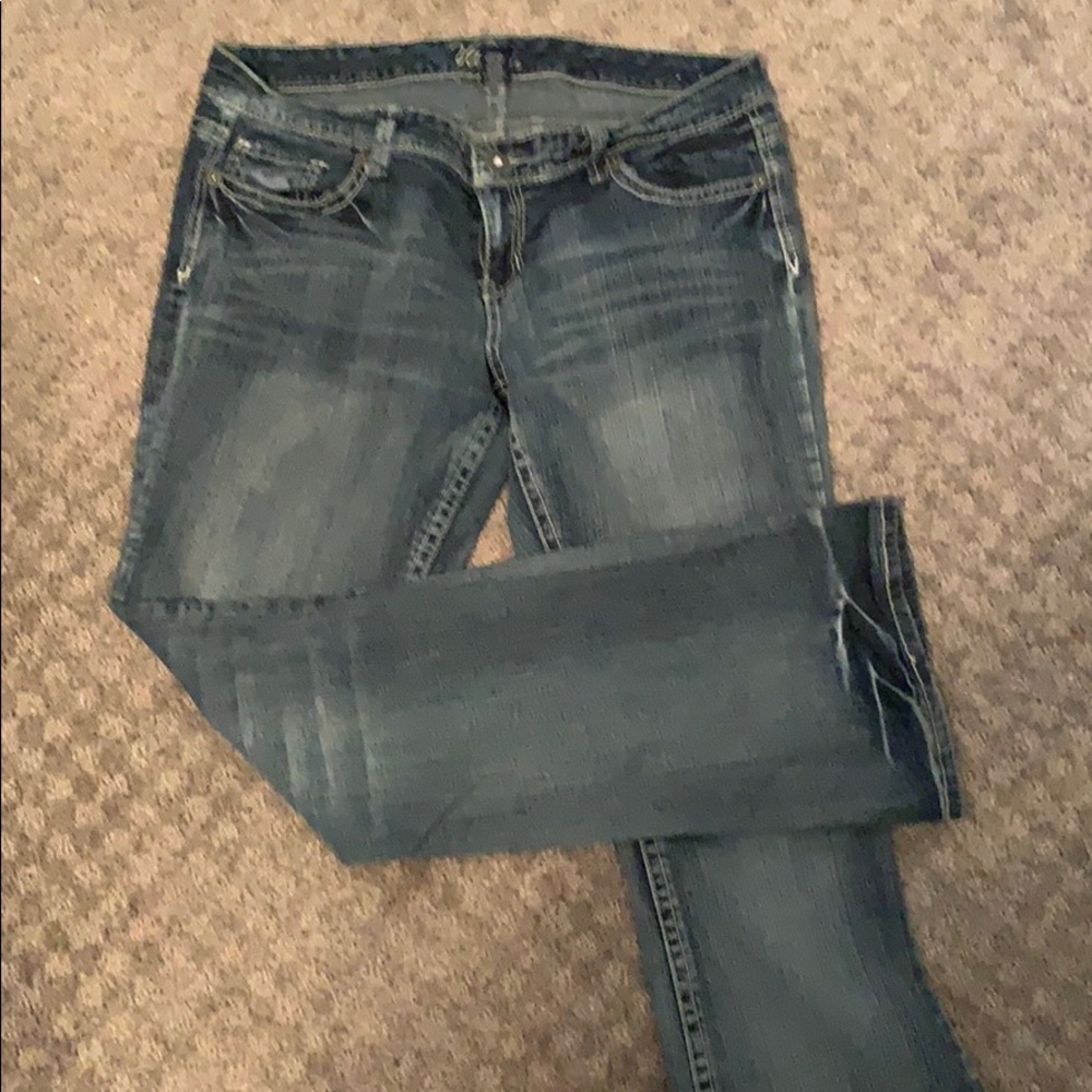Vanity light wash boot cut jeans SZ 32